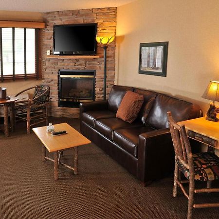 Boarders Inn & Suites By Cobblestone Hotels In Waukon מראה חיצוני תמונה