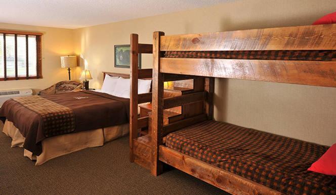 Boarders Inn & Suites By Cobblestone Hotels In Waukon מראה חיצוני תמונה