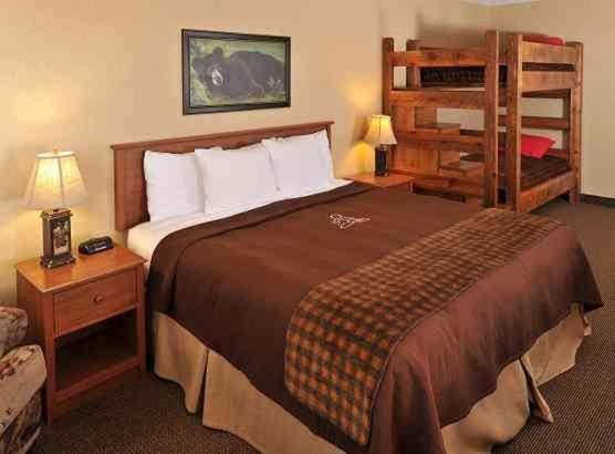 Boarders Inn & Suites By Cobblestone Hotels In Waukon מראה חיצוני תמונה