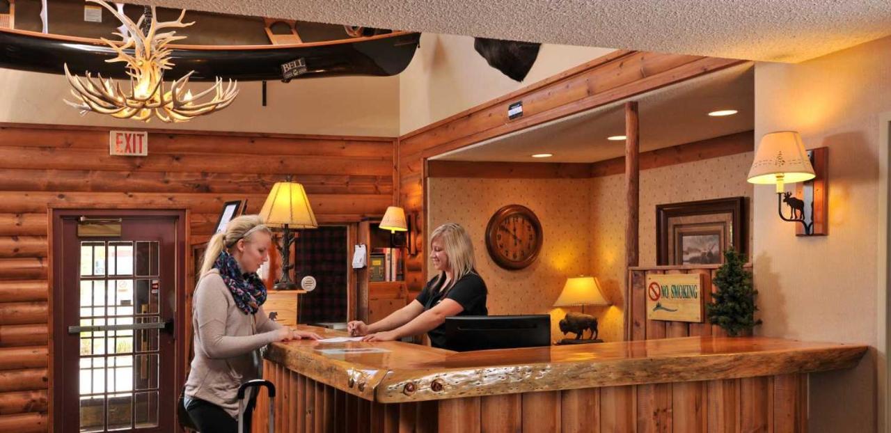 Boarders Inn & Suites By Cobblestone Hotels In Waukon מראה חיצוני תמונה