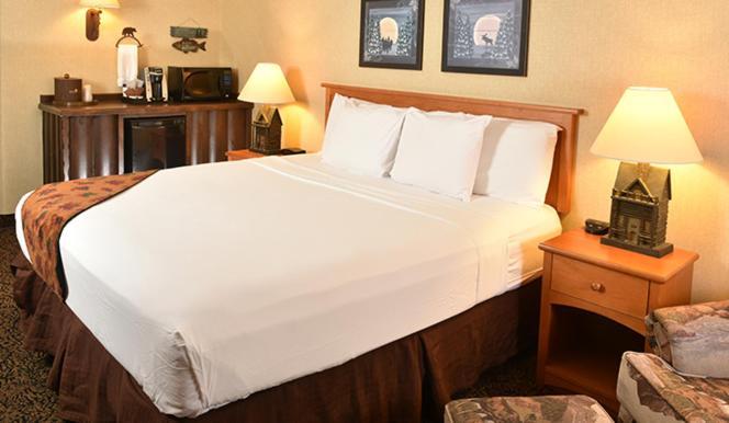 Boarders Inn & Suites By Cobblestone Hotels In Waukon מראה חיצוני תמונה