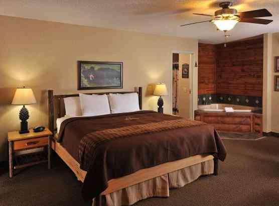 Boarders Inn & Suites By Cobblestone Hotels In Waukon מראה חיצוני תמונה